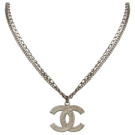 pendentif chanel femme